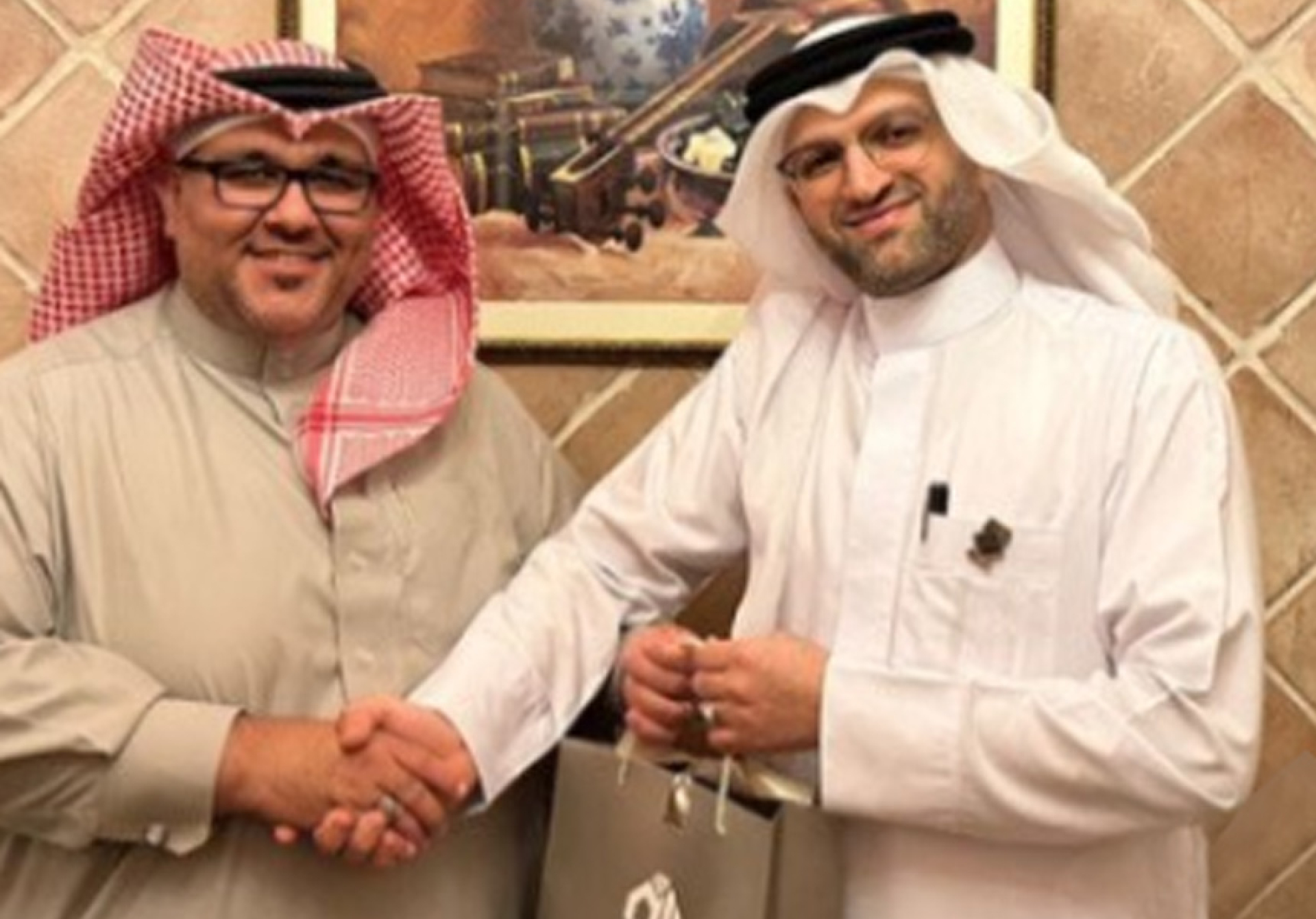 تجمع موظفي وفريق عمل مجموعة بن يوسف في إحدى المناسبات
