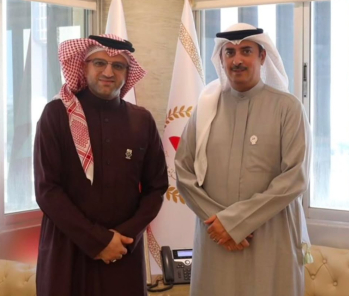 في لقاء مع سعادة السيد نواف بن محمد المعاودة وزير العدل والشؤون الإسلامية والأوقاف